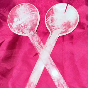 ผู้จัดจำหน่ายช้อนเรซิ่น ผลิตจำนวนมาก ช้อนเรซิ่นตกแต่งบ้านคุณภาพพรีเมียม ปลอดภัย เรียบลื่น อ่อนโยนสำหรับการป้อนอาหารเด็ก - Product Image 1