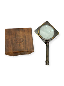 Loupe pliable avec étui en cuir, construction en verre et laiton - Légère pour la lecture portable, l'inspection, les loisirs créatifs, l'utilisation sur le bureau - Product Image 3