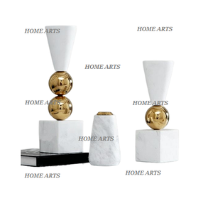 Lot de 2 bougeoirs photophore en marbre et en métal de différentes tailles et formes pour mariage et fête - Product Image 2