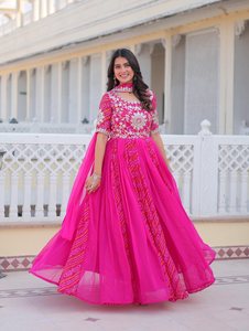 BATA DE TRABAJO A MANO GEORGETTE ATRACTIVA CON DUPATTA NEGRA - Product Image 5