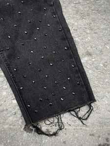กางเกงยีนส์ขาสั้นผู้ชายสไตล์ไฮสตรีทสุดเทรนดี้ ผ้าเดนิมหนา ประดับคริสตัลและเพชรเทียม ทรงวินเทจหลวมๆ สำหรับผู้ชาย - Product Image 2