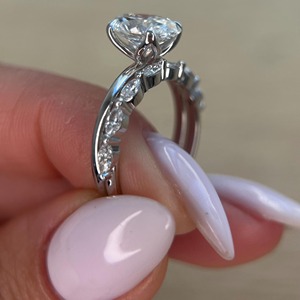 Anillo de Compromiso con Corte Ovalado de 2.50 Quilates, Cultivado en Laboratorio, Estilo Tulipán, con Anillo de Bodas a Juego con Diamante Marquise, Oro de 18k, Regalo - Product Image 3