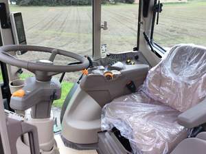 Tracteur John Deere 7730 de 140 CV, modèle 2025, avec nouveau design pour usage domestique, doté de composants essentiels : moteur, pompe et boîte de vitesses, à vendre - Product Image 6