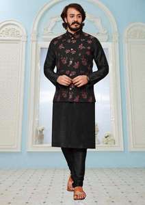 Ensemble Kurta Pyjama en Soie Jacquard Pure pour Travail Intensif, Tenue Traditionnelle Indienne, Idéal pour les Événements Spéciaux, Exportation - Product Image 6