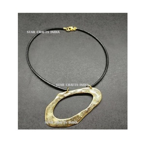 Produits les plus populaires Nouveau créateur Chaîne à maillons en résine Accessoires de bijoux tour de cou mode Bijoux de mariage volumineux - Product Image 6