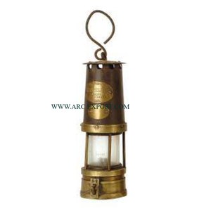 Lámparas de minero de mesa de iluminación pulidas de oro antiguo Lámparas de minero de luces únicas decorativas hechas a mano para bodas y hoteles en La India - Product Image 6