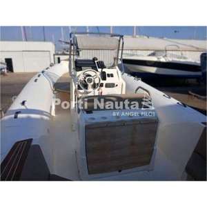 Pièces et accessoires pour bateau pneumatique à double cabine Capelli Tempest 775, modèle 2016, moteur 225/250 CV - Product Image 2