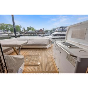 Yate de Vela Sunseeker Predator 68 de Lujo, Usado, de 2015, de Fibra de Vidrio, con Motor de Gasolina, Velocidad de 35-40 Nudos - Product Image 2