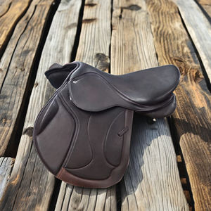 Sillín de salto de caballo negro para equitación y carreras Producto de peines de curry Premium - Product Image 1
