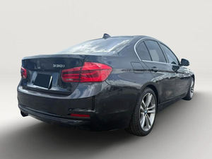 BMW Serie 3 330i Sedán RWD 2018 - Product Image 2