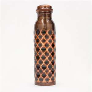 Botellas de agua de cobre con acabado antiguo para un aspecto clásico y promoción de estilos de vida ecológicos y prácticas de vida sostenibles - Product Image 1