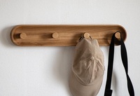 Haute sur demande en bois Hander crochet mural moderne cintres cintres en bois pour magasin de vêtements avec taille et logo personnalisés