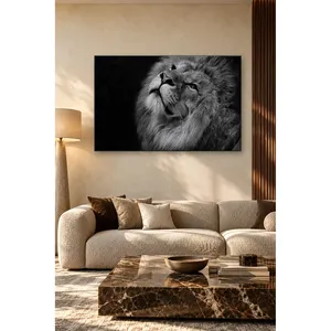 Impression sur toile de lion gris Fida regardant vers le haut sur fond noir - Product Image 4