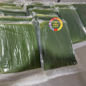 Rollo de hojas de plátano congeladas de Vietnam Material de envoltura flexible natural para la industria alimentaria y el uso en restaurantes - Product Image 1