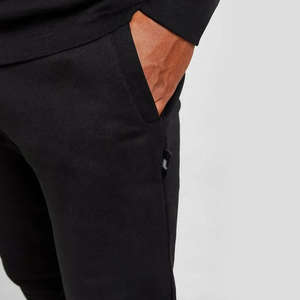 Ensemble de survêtements de performance: coupe confortable, design moderne et style actif | Améliorez vos entraînements avec des vêtements de sport de qualité supérieure - Product Image 4