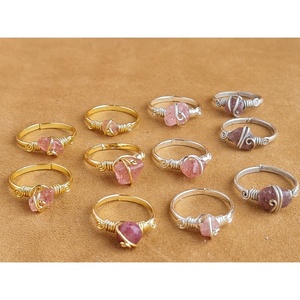 Anillos de Piedras Preciosas Chapados en Oro de Estilo Bohemio, Joyería de Latón con Diseño Único - Product Image 1