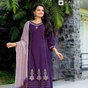 คอลเลกชันผ้าเรยอนสำเร็จรูปแบบพรีเมี่ยมแคตตาล็อกแบบเต็มมีอัตราราคาขายส่งคอลเลกชันสวมใส่สำหรับงานปาร์ตี้ - Product Image 1