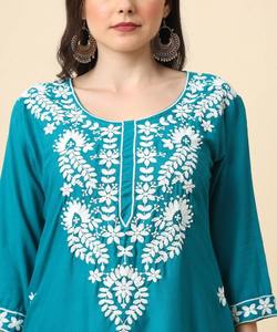 Fashion Fusion: estilo pakistaní Salwar Kameez: fusión de estilos tradicionales y modernos, creando una moda elegante y elegante - Product Image 5