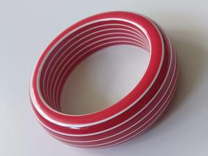 Pulsera de resina en forma de C Vintage de alta calidad, nuevo brazalete de moda en blanco y negro, joyería directa de fábrica al por mayor para mujer - Product Image 3