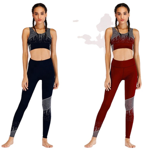 Vente en gros d'ensembles de gymnastique en deux pièces avec logo personnalisé pour femmes combinaisons de sport de yoga respirantes à motif uni legging vêtements de fitness pour femmes - Product Image 3