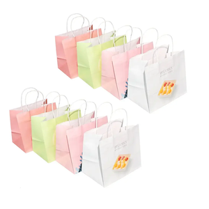 Bolsas de papel Kraft impresas CMYK/Pantone recicladas aceptadas por el OEM con el logotipo colorido manijas convenientes para el regalo de compras para llevar - Product Image 2