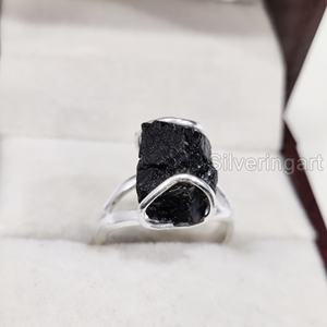 Bijoux en pierre brute Bague pour femme Tourmaline noire brute naturelle Pierre précieuse Octobre Pierre de naissance Bande de fil Bague en argent sterling 925 - Product Image 3