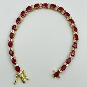 กำไลเทนนิสพลอยทับทิมสีชมพูทรงลูกแพร์ เงินแท้ 925 ประดับเพชรแล็บ - Product Image 4