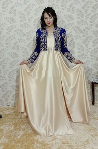 CHAQUETA Y VESTIDO DE KARAKOU Y CON ADORNADO CON PERLAS DE CRISTAL, PIEDRA, DABKA WORK @ 2023 - Product Image 2