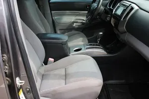 Toyota Tacoma PreRunner 2015 d'occasion, super propre - Product Image 5