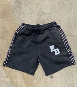 Pantalones cortos de lana para hombre personalizados con bordado ecológico hechos en Pakistán al por mayor - Product Image 3