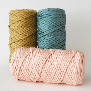 Macramé en corde de coton coloré tissé à la main utilisé pour créer du bricolage et des paniers tissés en tissu de brocart pour sacs - Product Image 5