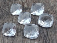 Qualité AAA+ Marque Lavira Cristal de Quartz Naturel Forme Coussin Facetté 8mm-14mm Couleur Blanche Pierres Précieuses Libres Amplify par un tiers
