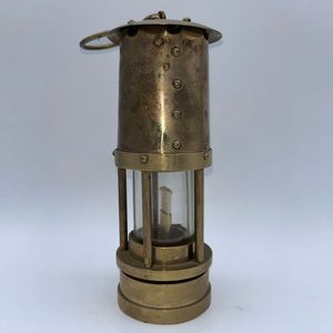 Lámpara de minero de latón puro perfecta para mejorar la configuración de decoración vintage en restaurantes y bares de café en casa - Product Image 3