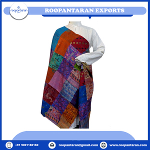 Écharpes imprimées de fabrication indienne Roopantaran, design élégant, fabriquées à la main, en coton Kantha de haute qualité, écharpes en soie réversibles, en solde - Product Image 2