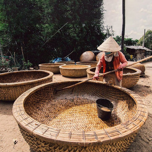 เรือกระเช้าตกปลาขนาดเล็กพร้อมไม้พายและที่นั่งเรือไม้ไผ่ลายทรงกลมจากเวียดนามเพื่อการส่งออก - Product Image 2