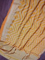Sari en soie georgette douce avec tissage à motifs dorés sur toute la surface et bordure, magnifique design traditionnel indien pour mariée