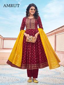 Ropa étnica de rayón con bordado de lentejuelas Kurti Pant y Dupatta Mujer Fabricante de moda de Surat a la tarifa más baja - Product Image 2