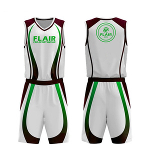 Ensemble d'uniformes de basketball personnalisables de haute qualité pour hommes – Hauts et shorts de sport respirants, antibactériens et anti-humidité - Product Image 4