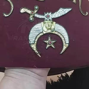 Sombrero Fez Masónico con Borla Bordada Estilo Shriner, Sombrero Fez Masónico para Ceremonia de Logia Masónica, Sombrero Fez Masónico Bordado Personalizado - Product Image 4