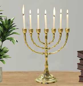Vente en gros de menorahs en métal illuminé avec des motifs complexes pour la décoration religieuse Cadeaux Autres bougeoirs Lanternes Pots à bougies - Product Image 6