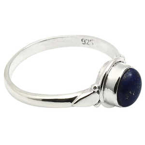 Bijoux bohèmes faits à la main avec une magnifique pierre précieuse naturelle en lapis-lazuli de forme ronde, fabriqués en argent sterling 925 massif - Product Image 1