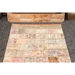 พรมตุรกีขนาดเล็ก 2.8x8.6 ฟุต พรมวินเทจ สีเบจลายเรขาคณิตสีรุ้ง พร้อมลวดลายดอกไม้ - Product Image 2