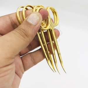 Ciseaux à cils plaqués or 24 carats Ciseaux à ongles en acier inoxydable à pointe pointue Aero durable Étiquette personnalisée Meilleur prix offre - Product Image 5