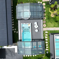 Kit de véranda mobile électrique préfabriquée moderne personnalisée avec écran rétractable et cloison de piscine extérieure en verre trempé