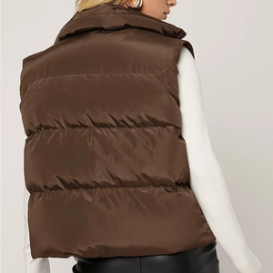 Ventes chaudes Veste courte sans manches en tissu matelassé pour femmes Mode Col rabattu Réversible Logo personnalisé Vente en gros - Product Image 2