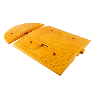 แผ่นลดความเร็วแบบตาแมวสีเหลือง PPC 50 x 50 x 4.5 ซม. สำหรับถนนภายนอกอาคาร  วัสดุ PVC ป้องกันความปลอดภัยบนท้องถนน - Product Image 2