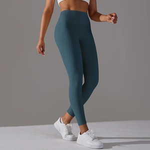 เลกกิ้งพิมพ์ลายผ้าสแปนเด็กซ์โพลีเอสเตอร์คุณภาพสูงสำหรับผู้หญิง พร้อมโลโก้ที่เอว แฟชั่นลำลองสำหรับออกกำลังกายและเล่นกีฬา - Product Image 6