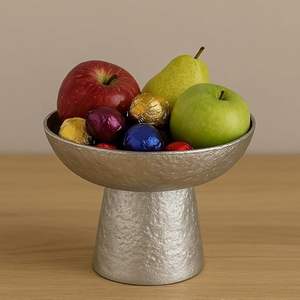 Cuenco de pedestal de aluminio esculpido moderno para fruta y decoración - Product Image 5