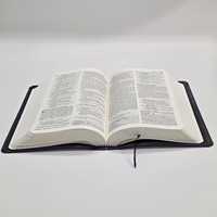 Servicios de Impresión Profesional de Biblias al por Mayor en India, Bajo Precio, 100 Unidades MOQ, Papel Offset, Encuadernación Perfecta, Laminado