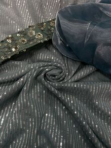 Bollwood-ropa de fiesta de estilo rojo, impresionante Georgette de imitación gris con secuencia pesada, Blusa con fantasma pesada - Product Image 4